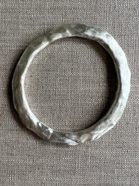 CAST SILVER - Bangle in solid sterling silver with hammered detail